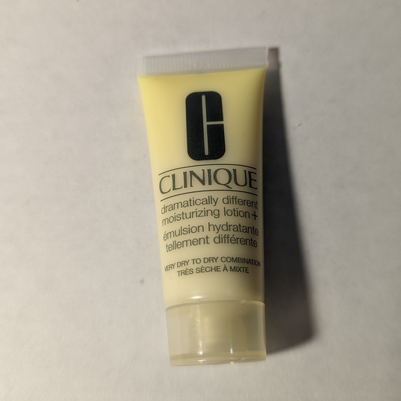 Clinique dramatically different moisturizing lotion+ - Picture 1 of 2